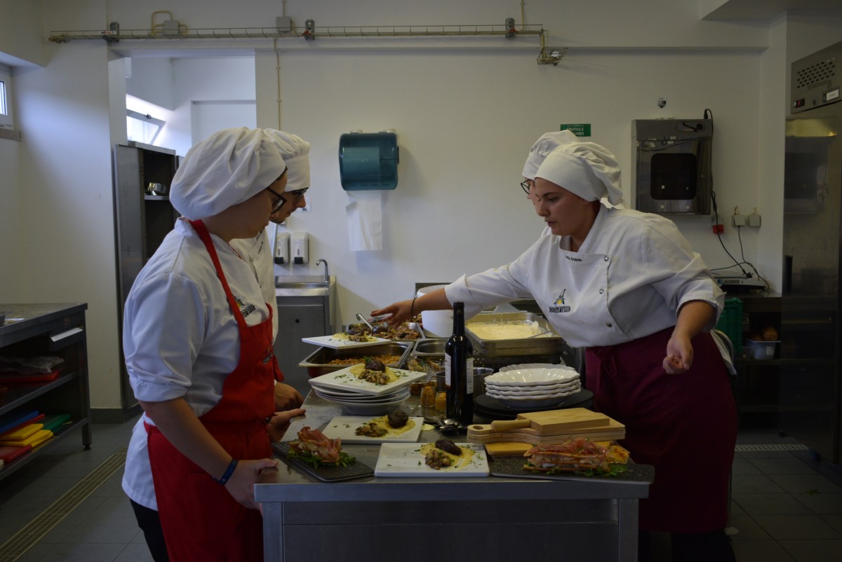 Entroncamento | Alunos da Gustave Eiffel com ideias de fazer crescer água na boca (c/ fotogaleria)